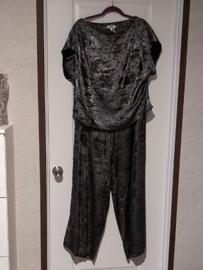 DKNY Pants, L, DKNY Top, XL